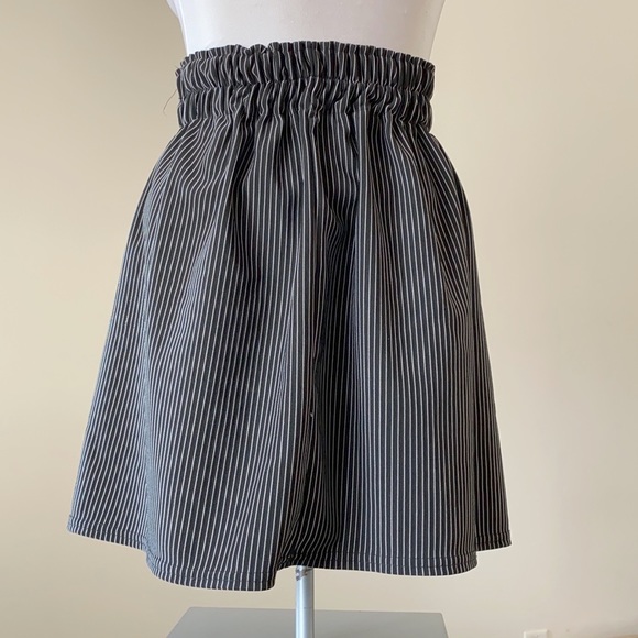 pleated striped mini skirt - Picture 6 of 7